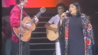 Mercedes Sosa e Raimundo Fagner  quotAñosquot 1981 [upl. by Schick]