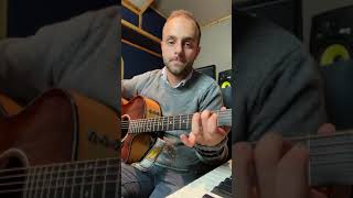 Lezioni di chitarra FACILI in 30 secondi  Accordo Mi minore 7 [upl. by Hairehcaz331]