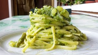 Trenette al pesto  Le video ricette di Lara [upl. by Abroms]